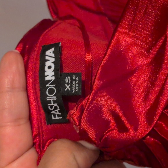 Elegant Red Ruffled Dress - Picture 2 of 8